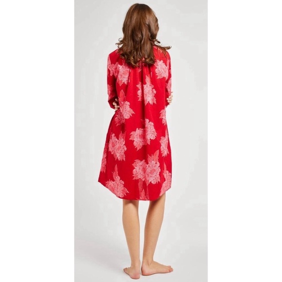 Mille Bonnie Long Puff Sleeve Mini Dress in Crimson Floral‎ - Picture 3 of 10